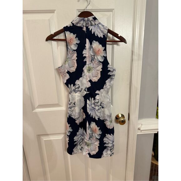 Finders Keepers Earthly Treasures Navy Floral Tie Front Tank Dress sz XS ( rare) - Picture 7 of 8